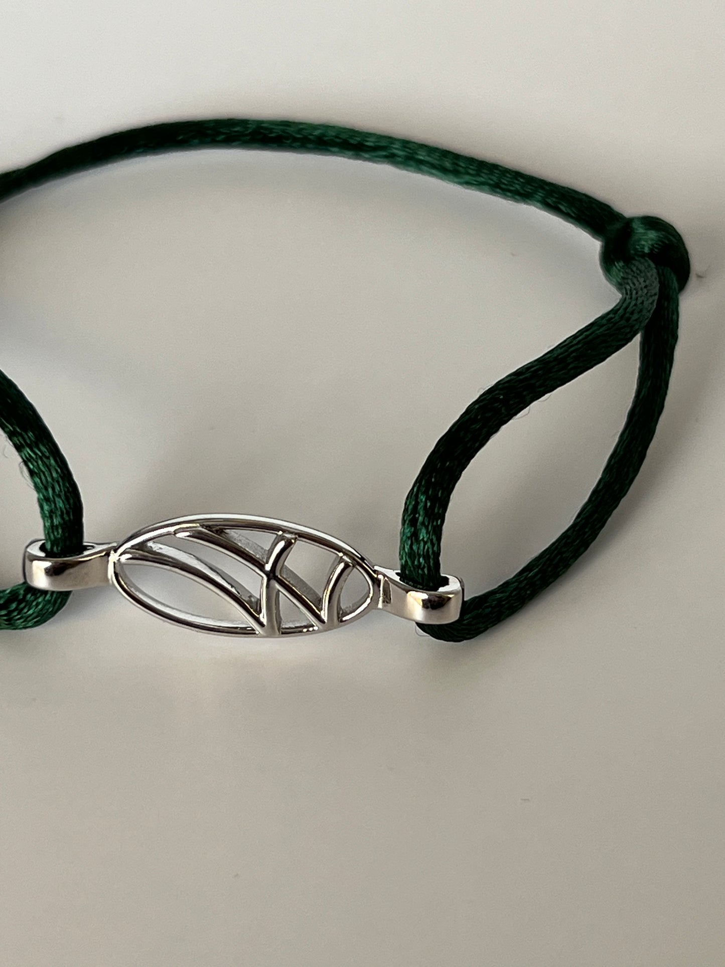 LarMar® BRACELET WHITE GOLD ON DARK GREEN CORD